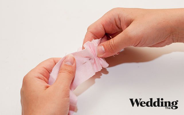 собрать полоску ткани