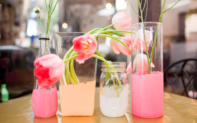 вазы из стеклянных бутылок