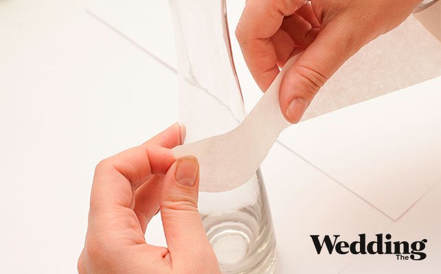 оклеиваем половину бутылки скотчем