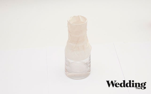 оклеиваем половину бутылки скотчем