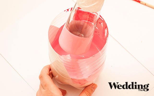 оклеиваем половину бутылки скотчем