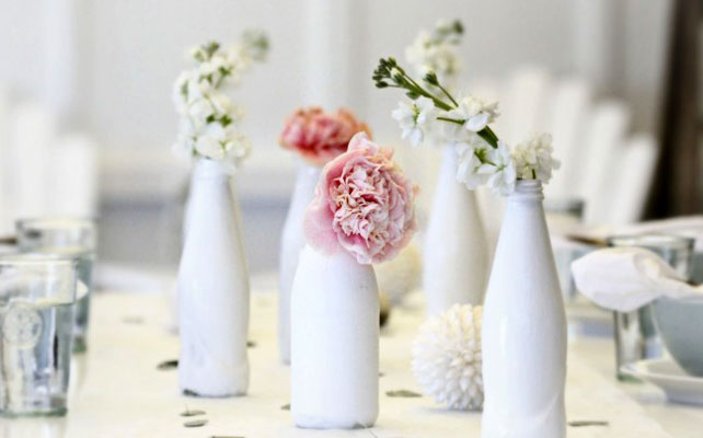 вазы из стеклянных бутылок