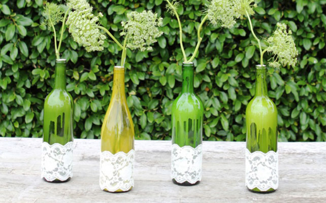 вазы из стеклянных бутылок