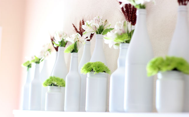 вазы из стеклянных бутылок