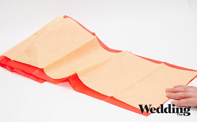 Как сделать украшение на торт, складываем бумагу в три слоя