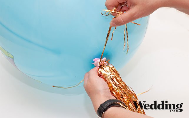 привязать дождь и бумагу к шару