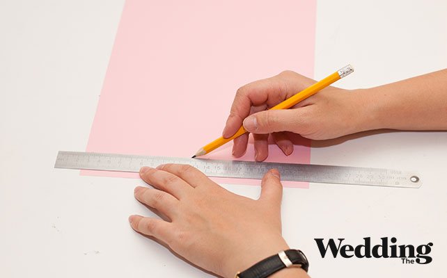 Украшение для зала за пару часов, гирлянда из бумажных полосок, начертить полоски