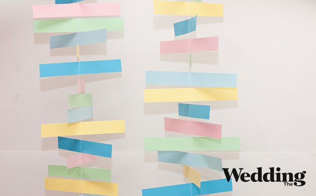 Украшение для зала за пару часов, гирлянда из бумажных полосок, соединить полоски