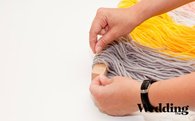 к концам палки привязать нитку